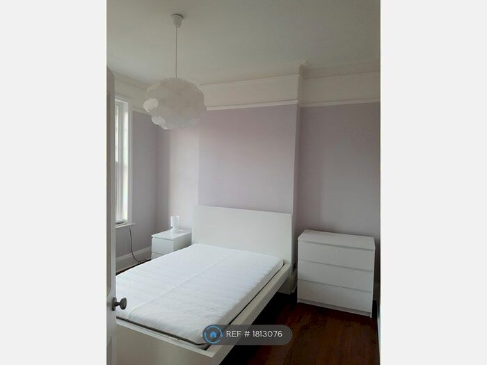 3 Bedroom Maisonette To Rent In Amesbury Avenue, London, SW2