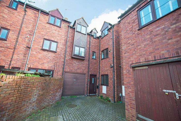 1 Bedroom Flat To Rent In Swabys Yard, Walkergate, Beverley, HU17