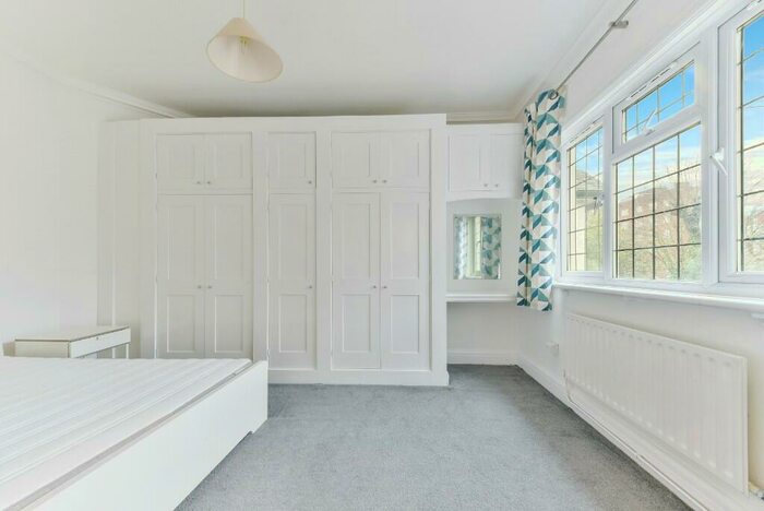 1 Bedroom Flat To Rent In Denmark Hill, London, SE5
