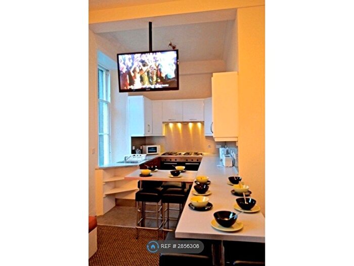 7 Bedroom Flat To Rent In Clifton Terrrace, Edinburgh, EH12