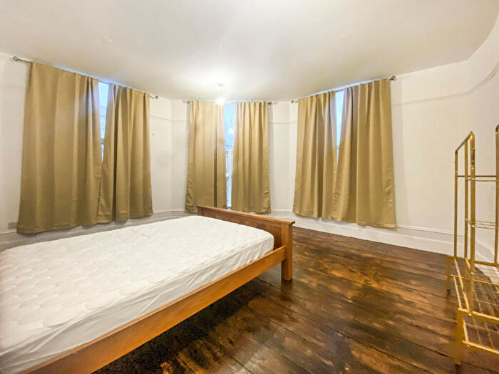 4 Bedroom Flat To Rent In Caledonian Road, Islington, N7
