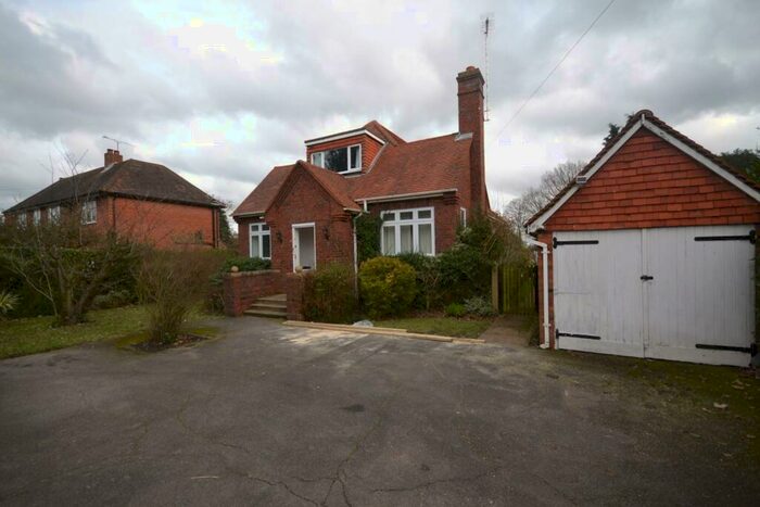 5 Bedroom Detached House To Rent In Pitts Lane, Reading, RG6