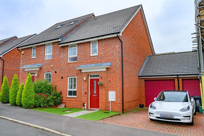 3 Bedroom Semi-Detached House For Sale In Woodwhite Way, Hemel Hempstead, HP2