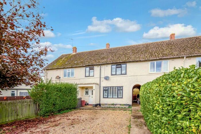 3 Bedroom Terraced House For Sale In Glen Close, Stratton Audley, OX27