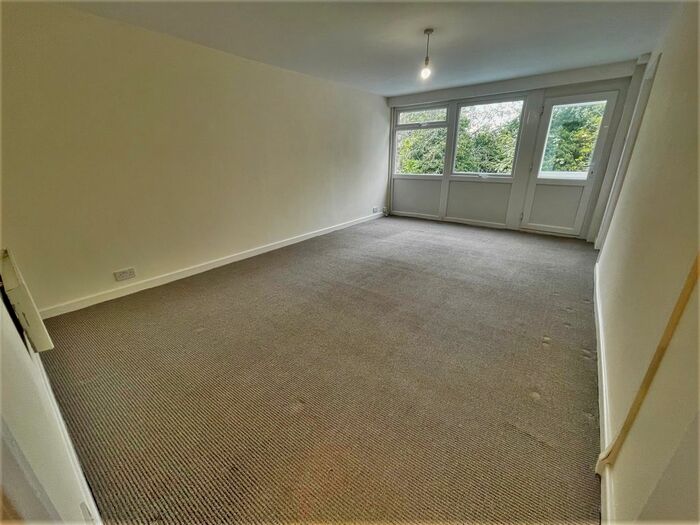 2 Bedroom Flat To Rent In A Fairburn Drive, Garforth, Leeds, LS25