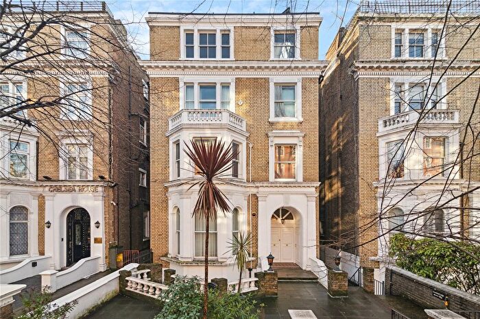 1 Bedroom Flat To Rent In Redcliffe Gardens, London, SW10