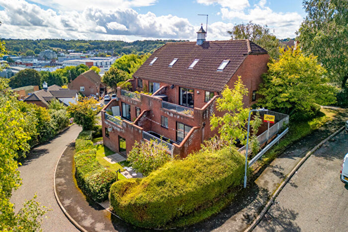 2 Bedroom Apartment For Sale In Gandon Vale, High Wycombe, Buckinghamshire, HP13