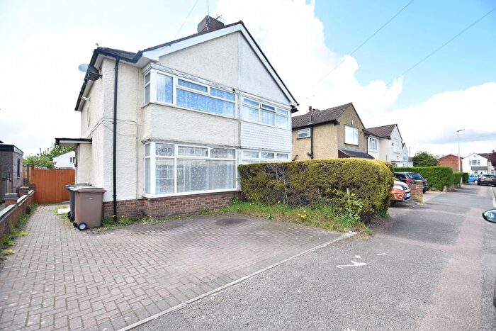 2 Bedroom Semi-Detached House To Rent In Whitefield Avenue, Luton, Bedfordshire, LU3