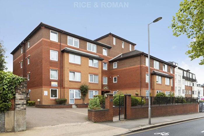 1 Bedroom Retirement Property To Rent In Parish Court, Surbiton, KT6