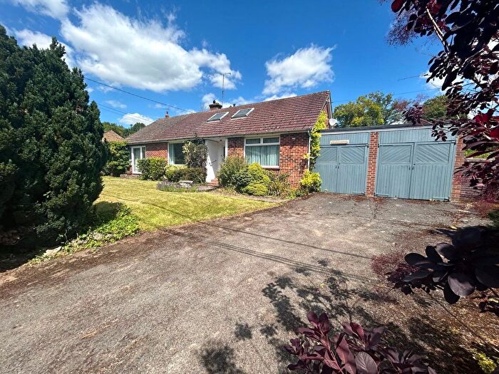 3 Bedroom Bungalow For Sale In Henley Street, Luddesdown, Kent, DA13