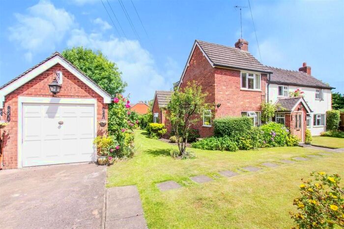 4 Bedroom Cottage For Sale In Station Road, Rugeley, WS15