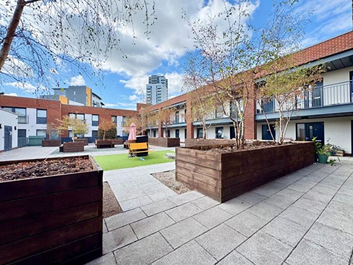 2 Bedroom Flat For Sale In Ventura, Keel Road, Southampton, SO19