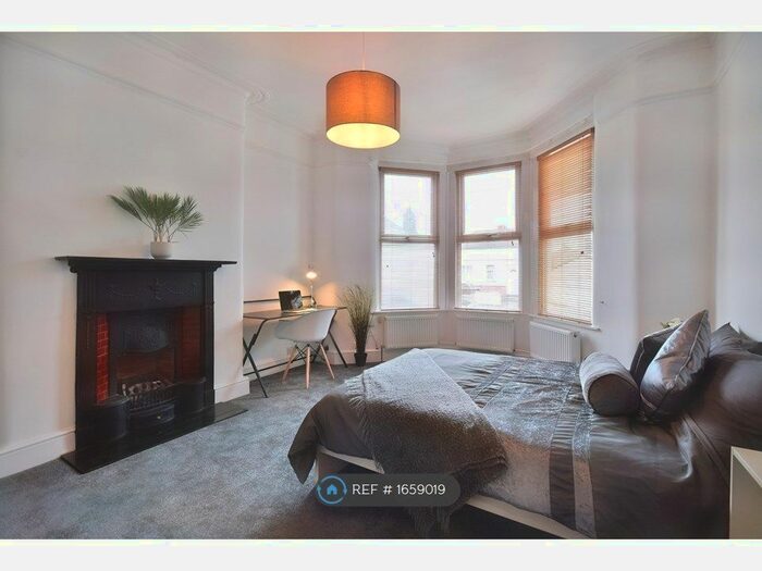 6 Bedroom End Of Terrace House To Rent In Cassell Road, Bristol, BS16