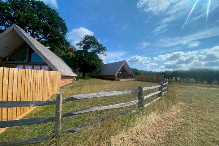 3 Bedroom Farmhouse To Rent In Frickley Lane, Battle, TN33