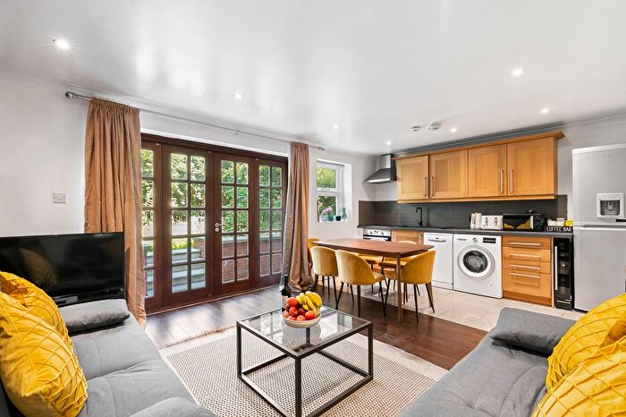 3 Bedroom Flat To Rent In Stock Orchard Crescent, Hillmarton Conservation Area, N7