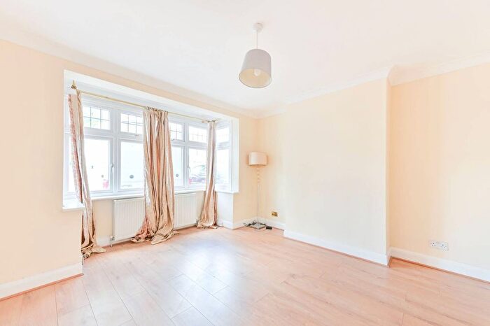 5 Bedroom Semi-detached House To Rent In Spencer Road, South Kenton, Wembley, HA0