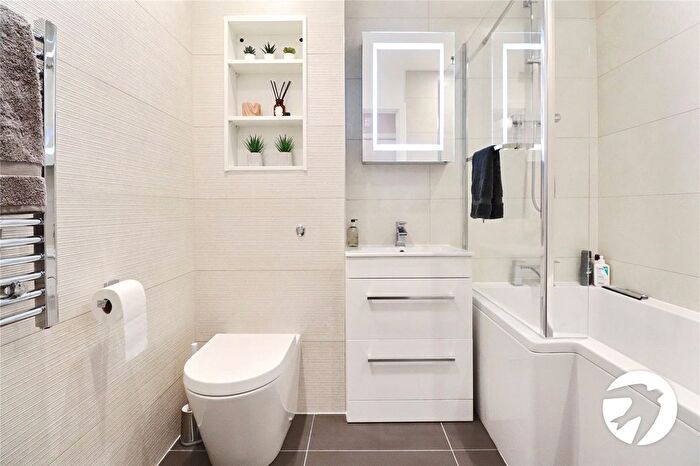 1 Bedroom Flat For Sale In Clydesdale Way, Belvedere, DA17