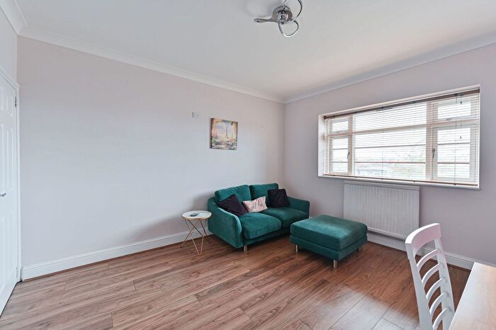 2 Bedroom Flat For Sale In Hardy House, Clapham South, London, SW4