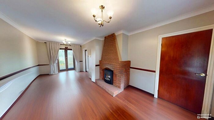 2 Bedroom End Of Terrace House For Sale In Cornwell Crescent, Stanford-Le-Hope, Essex, SS17