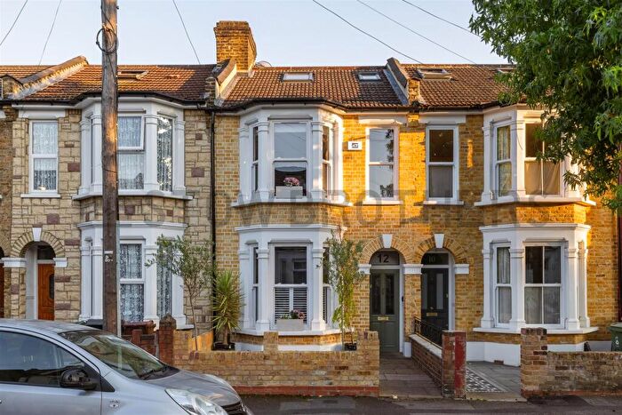 4 Bedroom House To Rent In Palamos Road, Leyton, E10