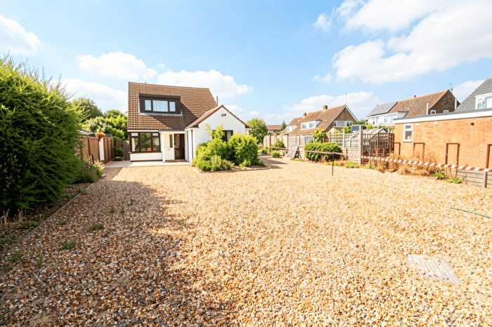 4 Bedroom Detached House For Sale In Castles Close, Stotfold, Hitchin, SG5