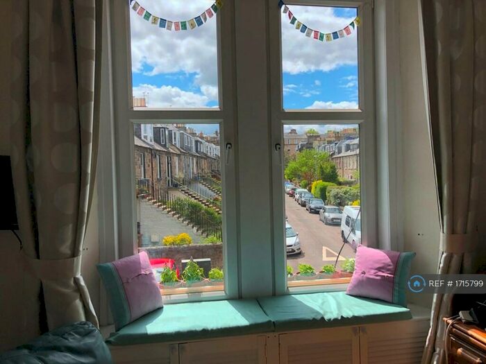 1 Bedroom Flat To Rent In Rossie Place, Edinburgh, EH7