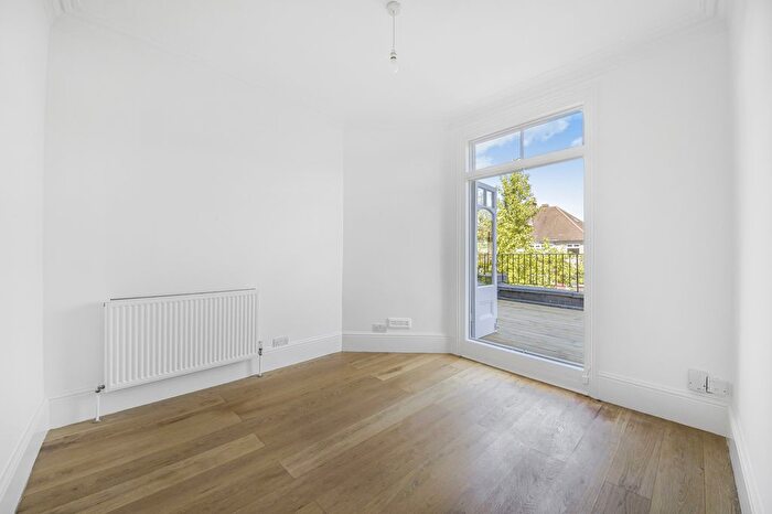 2 Bedroom Flat To Rent In Forest Hill Road, East Dulwich, SE22