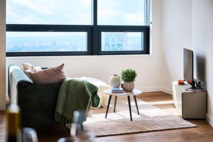 1 Bedroom Apartment To Rent In The Octagon - Great Charles Street Queensway, Birmingham, B3