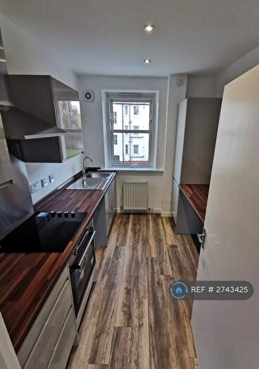 2 Bedroom Flat To Rent In Paterson Street, Dundee, DD3