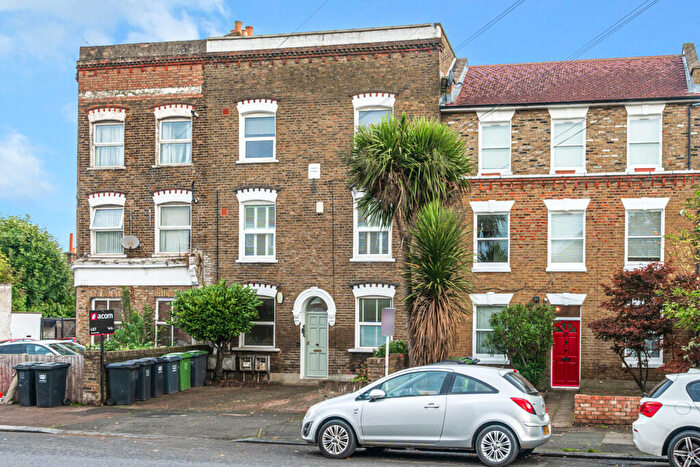 1 Bedroom Apartment For Sale In Kent House Road, London, SE26