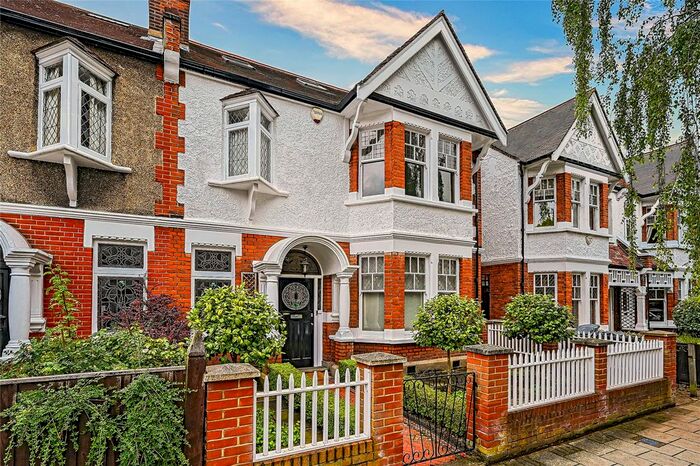 6 Bedroom Semi-Detached House To Rent In Foster Road, Chiswick, London, W4