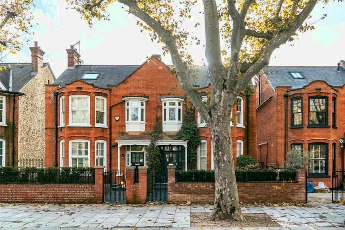 3 Bedroom Flat To Rent In St Quintin Avenue, North Kensington, W10