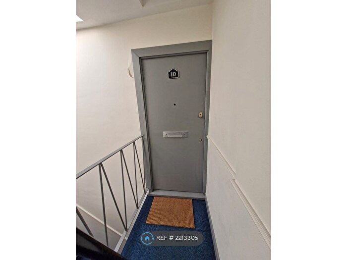 2 Bedroom Flat To Rent In Ingram Lodge, London, SW4