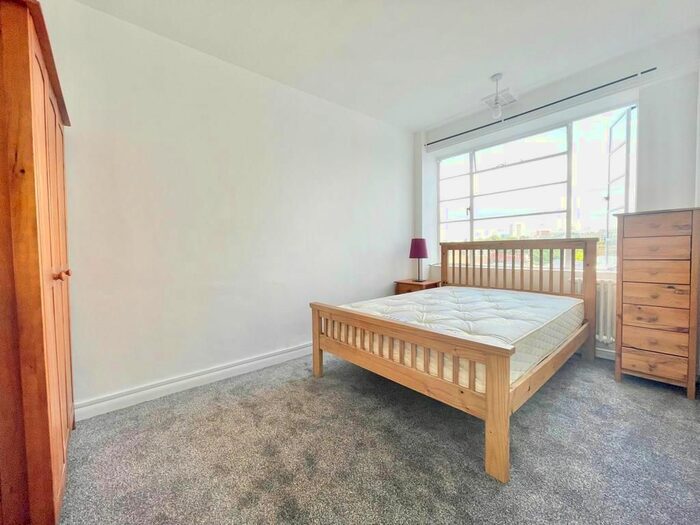 1 Bedroom Flat To Rent In Camden Road, London, NW1