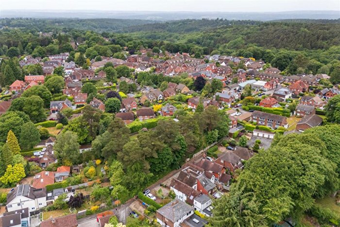 3 Bedroom End Terrace House For Sale In The Avenue, Grayshott, Hindhead, GU26