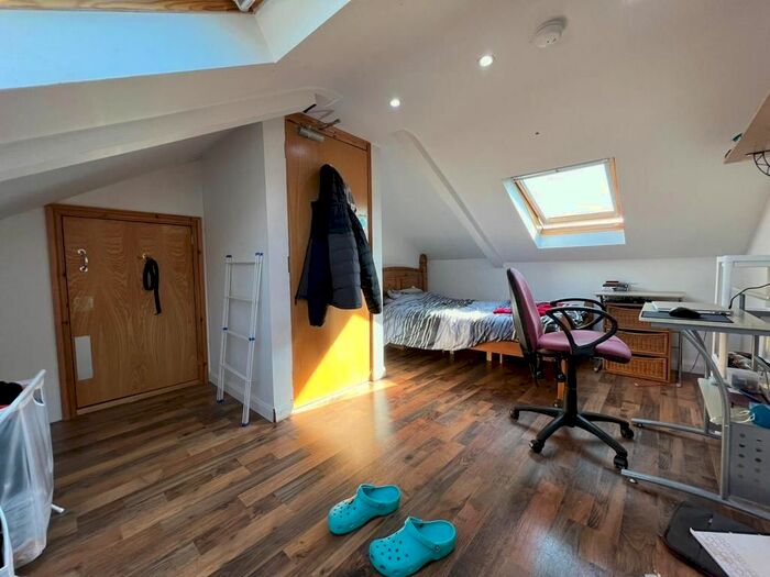 5 Bedroom Terraced House To Rent In Gladys Street, Cardiff, CF24