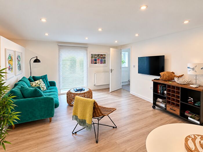 1 Bedroom Flat To Rent In The Nett Store B Bull Hill, Fowey, PL23