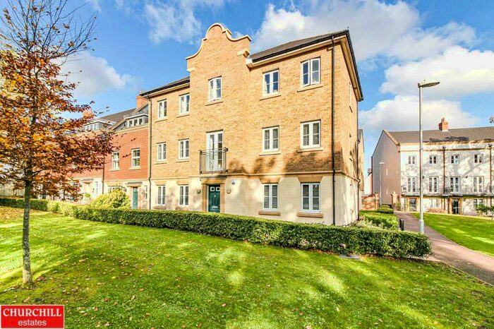 2 Bedroom Flat To Rent In Borders Walk, Loughton, IG10