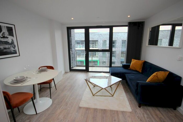 2 Bedroom Flat To Rent In Potato Wharf, Manchester, M3