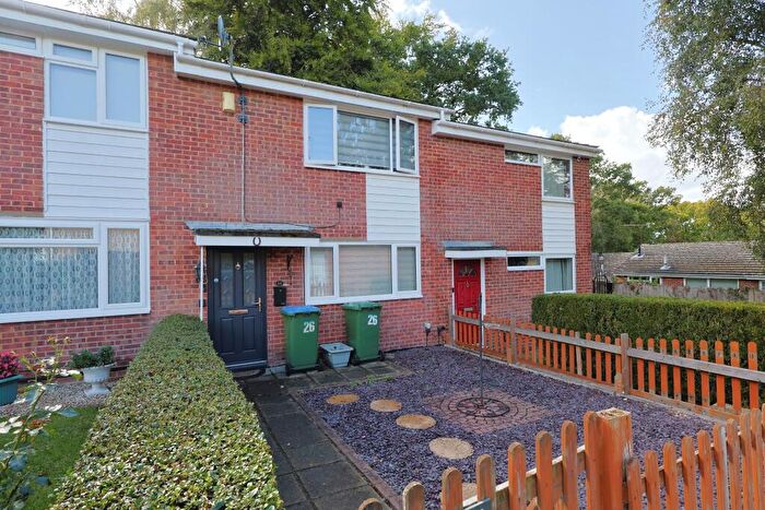 2 Bedroom Terraced House For Sale In Lordswood, Southampton, SO16