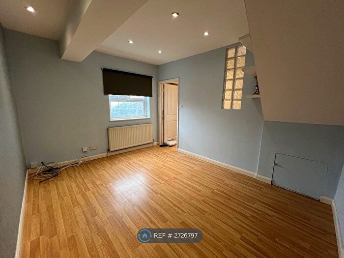 1 Bedroom Semi-detached House To Rent In Ongar Road, Brentwood, CM15