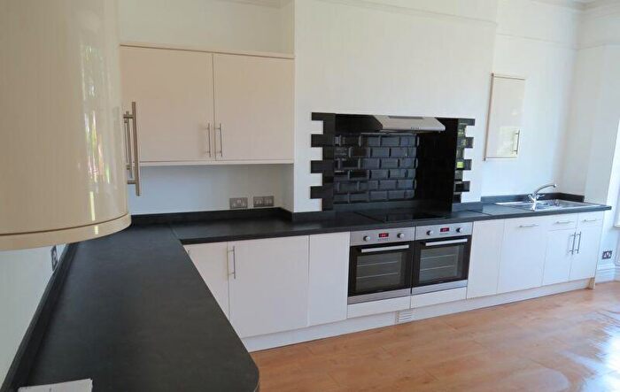 6 Bedroom Detached House To Rent In Sackville Road, Hove, BN3