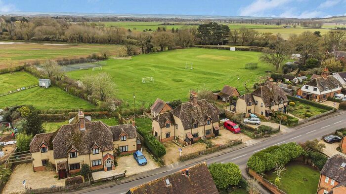 3 Bedroom Semi-Detached House For Sale In Oxford Road, Clifton Hampden, OX14