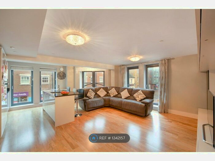 3 Bedroom Flat To Rent In Old London Road, Kingston Upon Thames, KT2