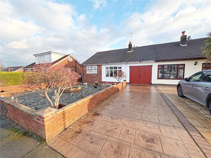 3 Bedroom Bungalow For Sale In Ledbury Close, Alkrington, Middleton, Manchester, M24