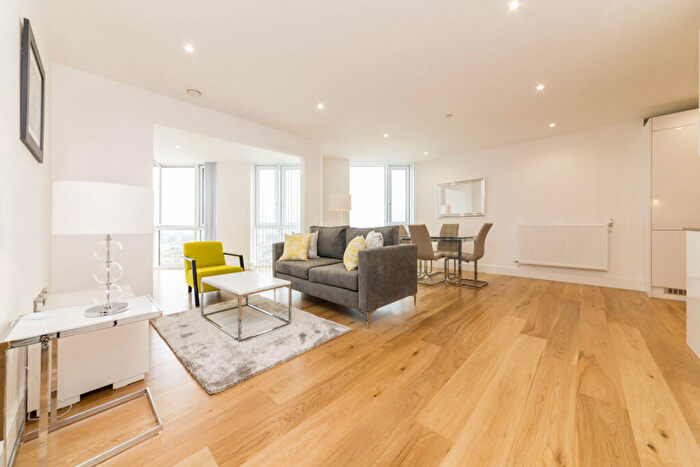 2 Bedroom Flat To Rent In Sky View Tower, Stratford, E15