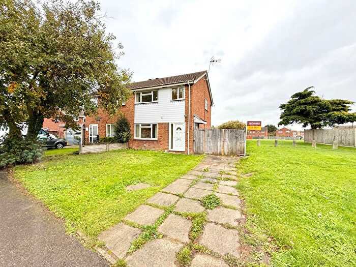 4 Bedroom Semi-Detached House For Sale In Field Avenue, Canterbury, CT1