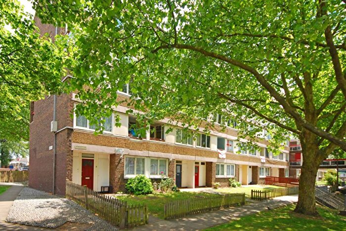 3 Bedroom Flat To Rent In Burritt Road, Kingston, Kingston Upon Thames, KT1