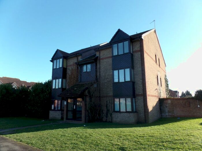 Studio To Rent In Holly Gardens, West Drayton, UB7