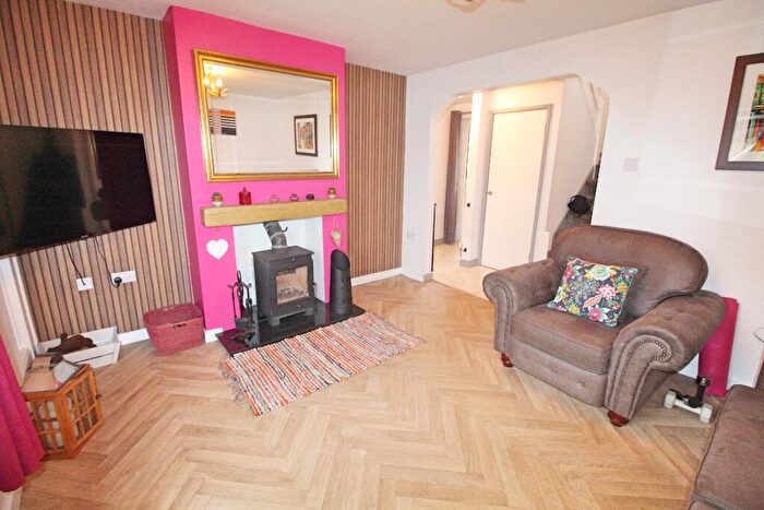 3 Bedroom Terraced House For Sale In Whaley Common, Langwith, NG20